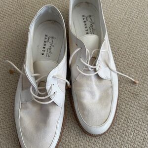 HENRY BEGUELIN VINTAGE SHOES - LACE UP WHITE/BEIGE FLATS Size 8
